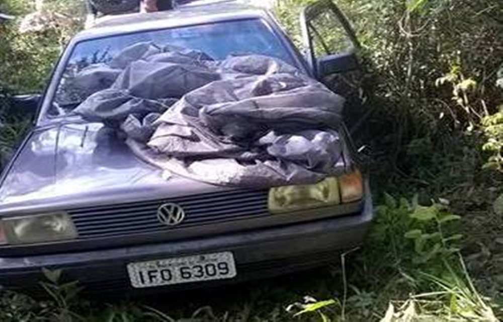 Ir para  <p>Uma VW/Saveiro com placa clonadas de um ve&iacute;culo em circula&ccedil;&atilde;o em Maximiliano de Almeida, foi encontrada abandonada nesta quinta-feira, 2, no interior de Machadinho.</p>

<p>Dentro do...